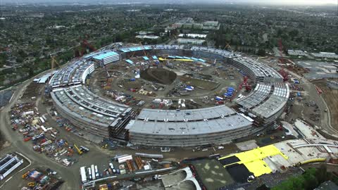 Drone's eye view of new Apple headquarters