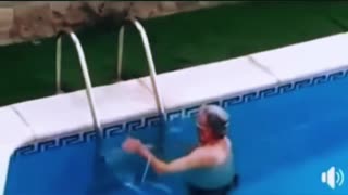 Humor - SEO IGNORANT Nadando na Piscina Congelada