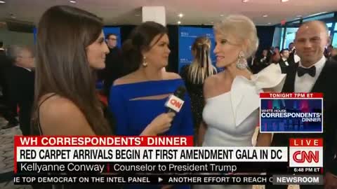 Stormy Daniels' lawyer Michael Avenatti photobombs Sarah Huckabee Sanders and Kellyanne Conway