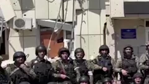 Russian AKHMAT Special Forces in a street fight in SMO combat zone