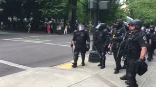 Portland protest turns violent as police in riot gear arrive