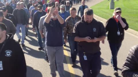 MUST SEE: 750 GE Federal Contract Workers Walk Out in Protest Against Vaccine Mandates in Ohio