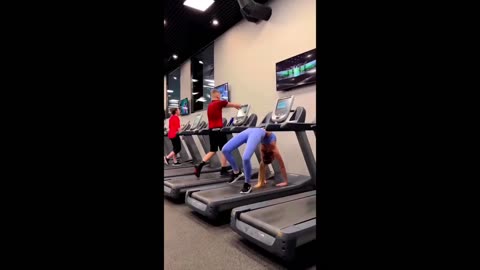 10 Funny Gym Fails