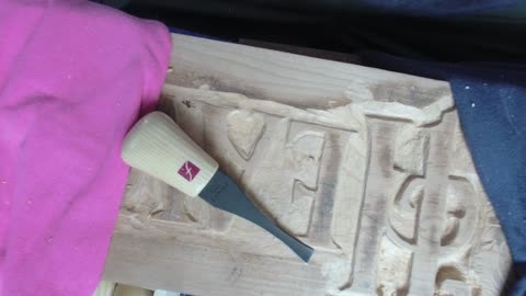 Hand Carveing some Wood NR5