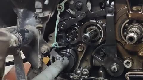 Automobile parts repair engine