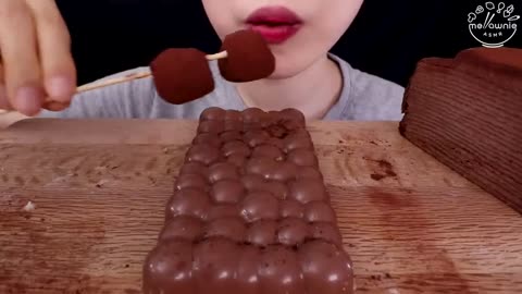 ASMR EATING