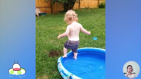 VIDEOS - Best Moments Of Funny Babies With Water | Cute Baby Videos