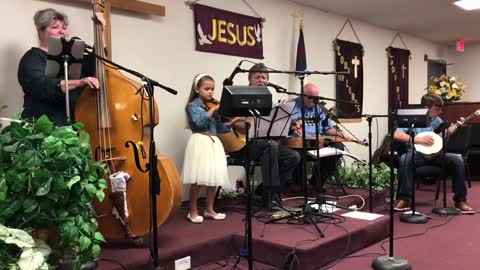 Farther Along (Hymn) - 6 year old Elizabeth Ayres with Rustic Road Crossing