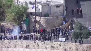 Israeli forces fire tear gas near Al-Aqsa Mosque
