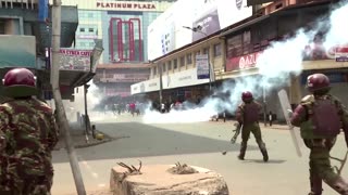 Kenyan president to cut spending amid violent protests