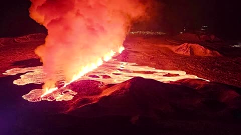 Iceland volcano erupts again, spewing molten rocks