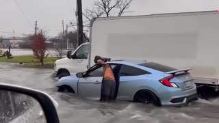 Texas: Heavy rainfall causing flooding in some areas of Dallas this morning