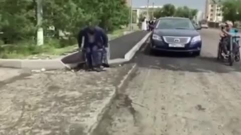 In Taldykorgan (Kazakhstan), public activists put the mayor of the city in wheelchairs