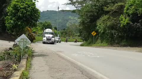 Cruz Roja - vehículo con oxígeno a Bucaramanga