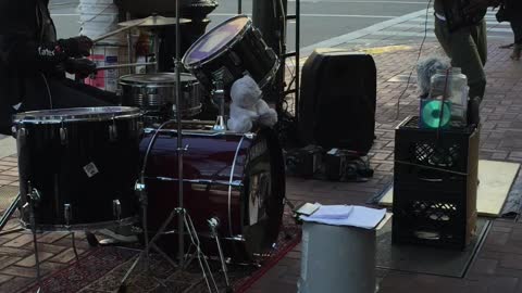 Street musician impresses bystander! Amazing!