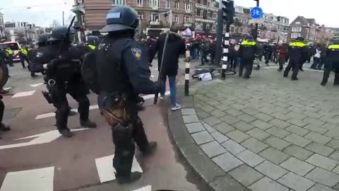 Amsterdam - Police beating up covid protesters