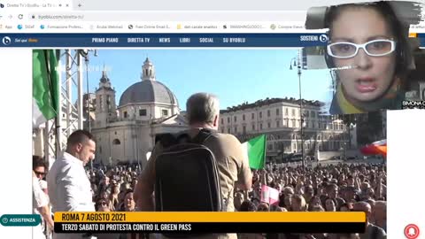 Italy GREEN PASS protests - Simona Cochi covering Byoblu24 livestreaming