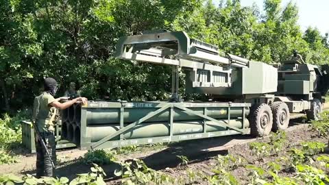 American-Supplied HIMARS Being Reloaded By Ukraine On Frontlines