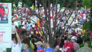 9/12/2009 - Tea Party March on Washington - Walking around the crowd 4
