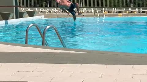 Mortal over the pool in Brazil on slow motion!!