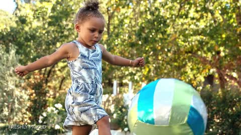 Riley Curry Dances to Drake's 'One Dance'