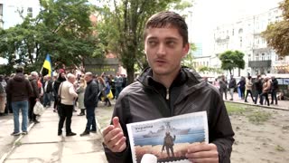 Displaced Mariupol residents protest against referendum