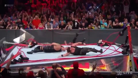 Big Show and Braun Strowman BREAK THE RING on WWE Monday Night Raw