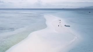 Top Ten Beautiful Sandbars in the Philippines