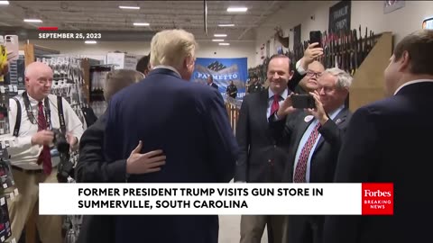 Donald Trump visits gun store in SC