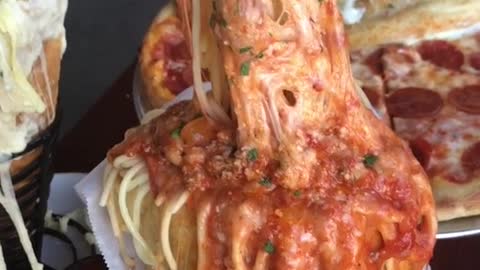 Fragrant pasta with bolognese sauce, served with special cutlery!