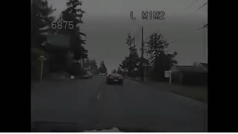 Dash-cam captures meteor over Toronto, Canada-Dash Cam Scenes