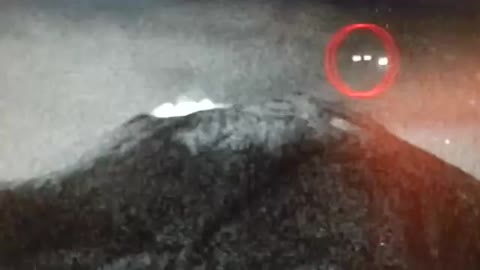 UFO Filmed While Entering Popocatepetl Volcano In Mexico