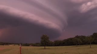 Huge Cloud Wall [BIG STORM]. My husband knows how to talk and video. My Travel Videos.