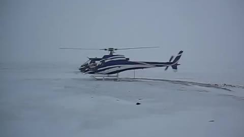 AStar 350BA landing remote site, Canadian arcitc