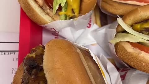 Yoooo in-n-out burgers with extra chili peppers 10/10 🥵🥵🥵