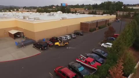 This Is Why You Never Steal A Jeep's Parking Spot