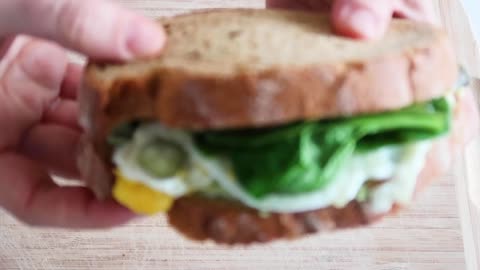 Avocado Egg Grilled Cheese Sandwich | Healthy Breakfast Sandwich Recipe