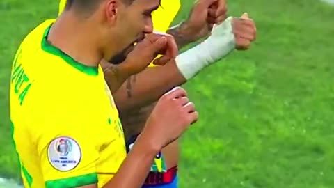 El baile de Paqueta y Neymar