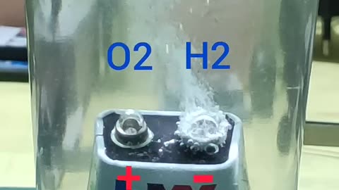 Water vs Battery ｜｜ H2 and O2 out from water ｜｜ Water Electrolysis Gas