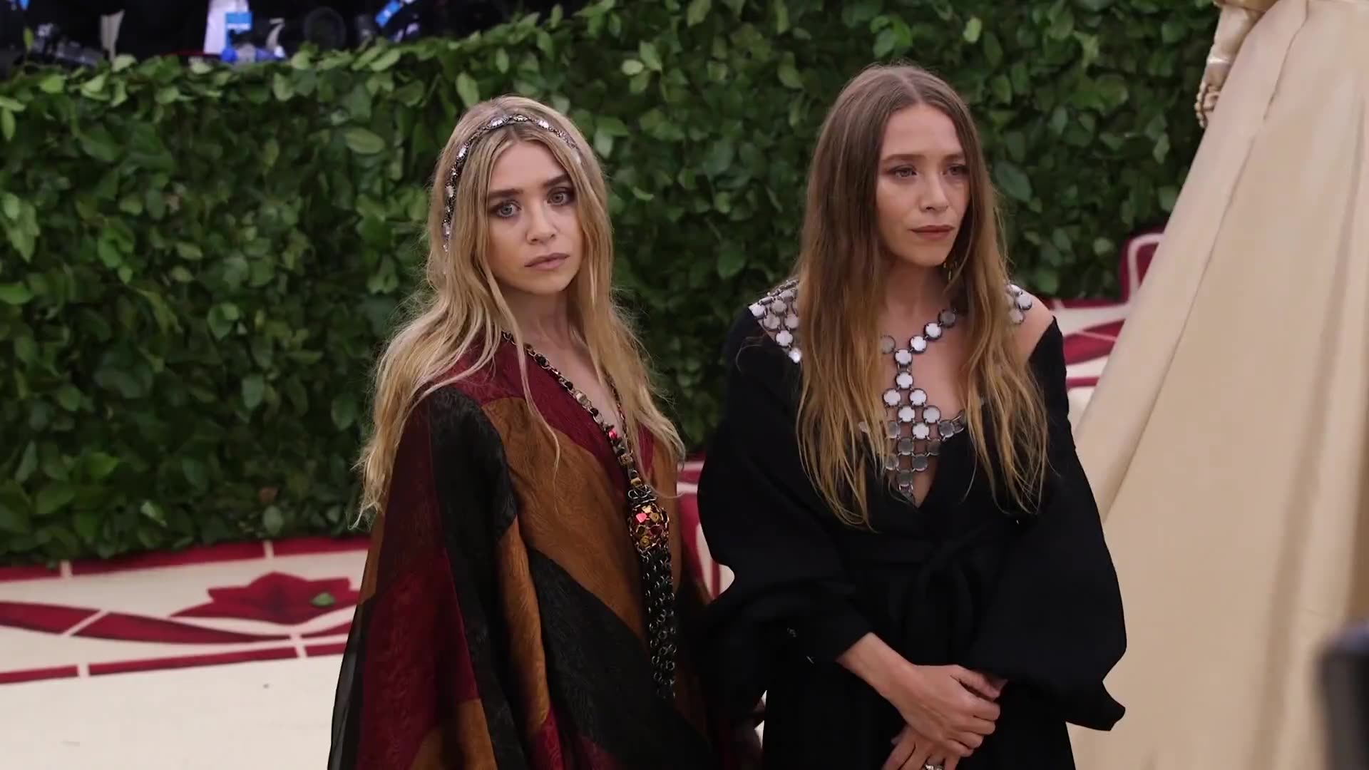 Mary-Kate and Ashley Olsen gave heartfelt speech to make amends with 'Full House' cast after Bob Saget's death