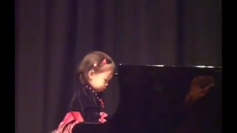 3 years old kid's piano performance "ode to Joy"