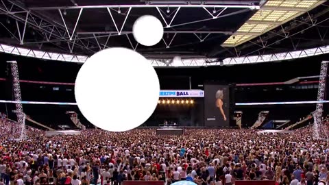 Clean Bandit - 'Rockabye' feat. Anne-Marie and Sean Paul (Live At Capital's Summertime Ball)