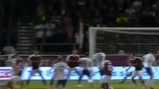 VIDEO: Michael Carrick stunning goal vs Northampton Town
