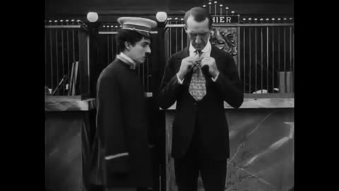 Charlot inserviente di banca (1915) Charlie Chaplin