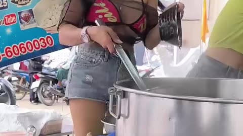She Cooks The Most Delicious Pork Noodle Soup In Thailand