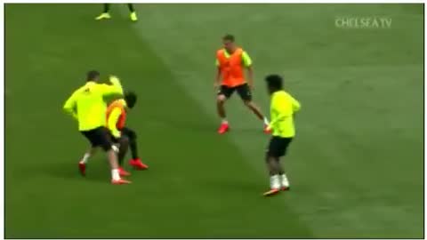 VIDEO: Diego Costa nutmegs N'Golo Kante in training