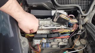 Mercedes W210 E200 ECU Computer Removal