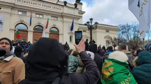 Bulgaria: Medical apartheid protesters gather in front of National Assembly in capital Sofia