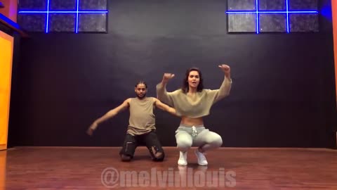 Buzz _ Melvin Louis ft. Esha Gupta