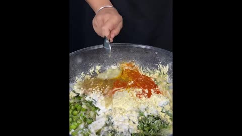 Potato and onion pakora recipe 🥔🧅👍easy and tasty recipe 😊 ASMR Cooking 🥘